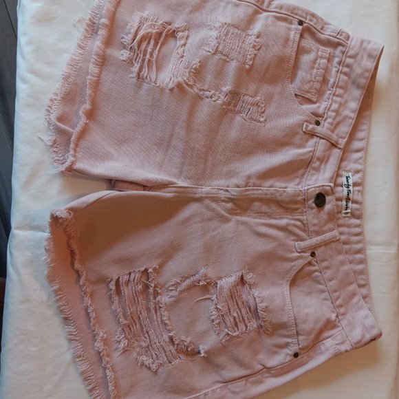 Pink ripped jeans shorts - size 10 - Picture 5 of 7